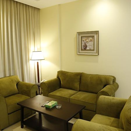 Flora Hotel Suite 2 فلورا2 للشقق المخدومة Rijád Kültér fotó