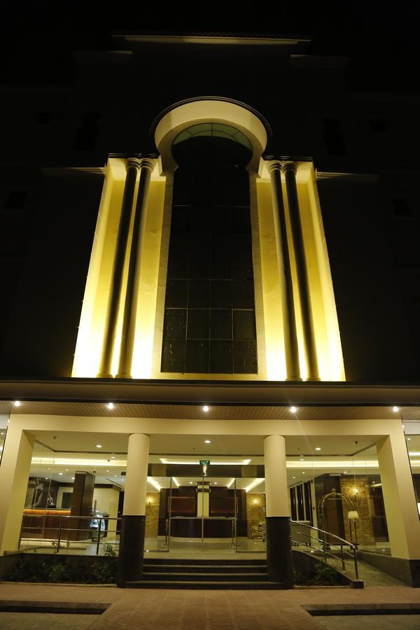 Flora Hotel Suite 2 فلورا2 للشقق المخدومة Rijád Kültér fotó