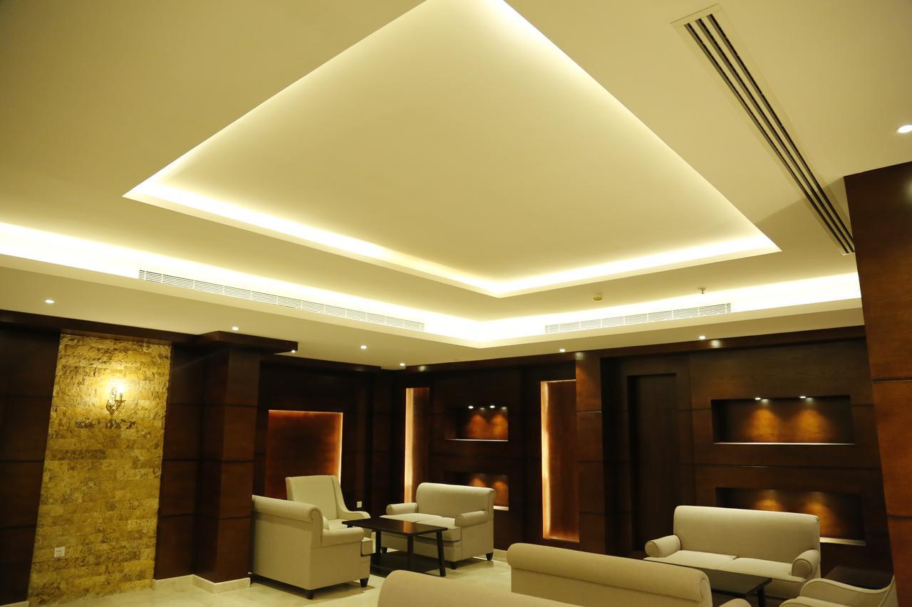 Flora Hotel Suite 2 فلورا2 للشقق المخدومة Rijád Kültér fotó