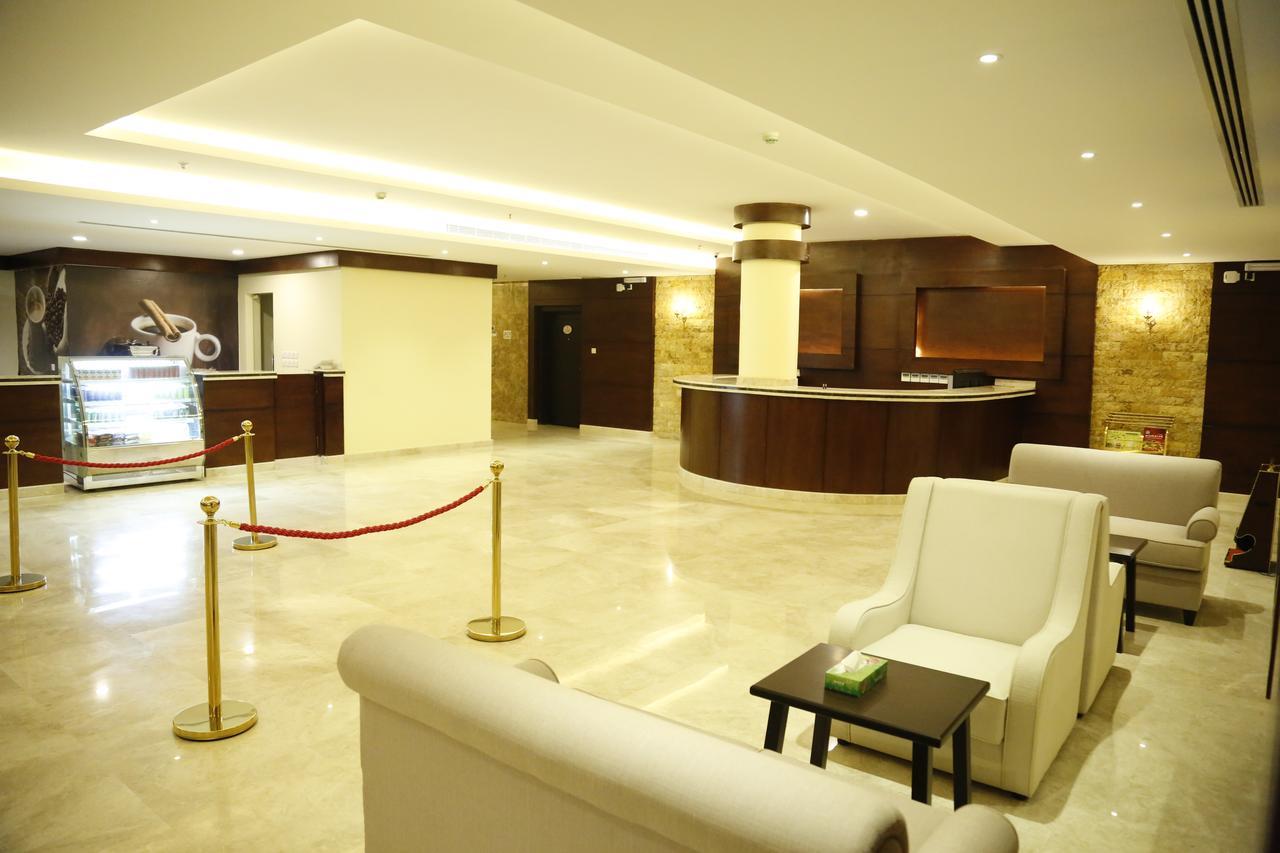 Flora Hotel Suite 2 فلورا2 للشقق المخدومة Rijád Kültér fotó