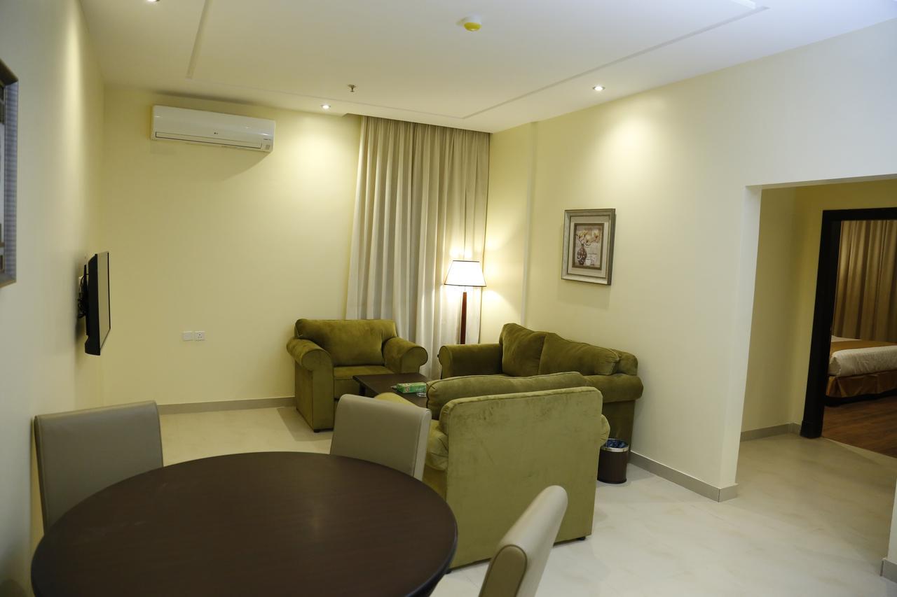 Flora Hotel Suite 2 فلورا2 للشقق المخدومة Rijád Kültér fotó