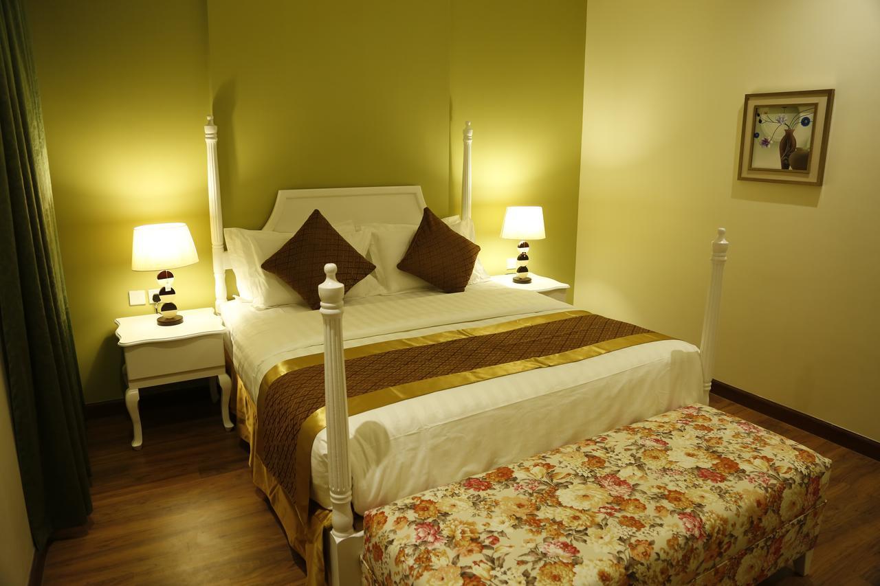 Flora Hotel Suite 2 فلورا2 للشقق المخدومة Rijád Kültér fotó